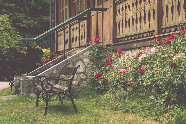 深陷财务危 深陷财务危